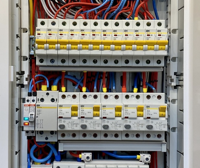 Электрощит с автоматикой в квартиру Электрощит, Монтаж электрощитка, Автоматика, Длиннопост